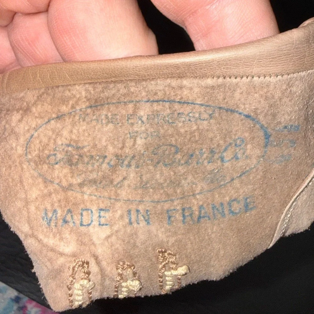 Vintage Chateau Tan Leather Gloves Made in France Embroidered Cream Trim